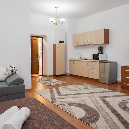 Cathedral Apartments Sibiu Oda fotoğraf