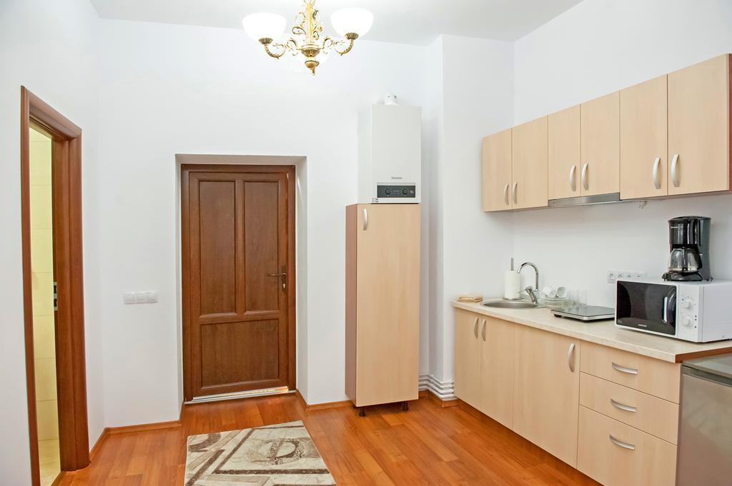 Cathedral Apartments Sibiu Oda fotoğraf