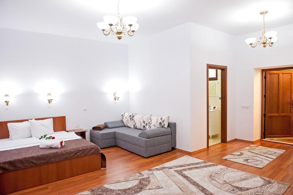Cathedral Apartments Sibiu Oda fotoğraf