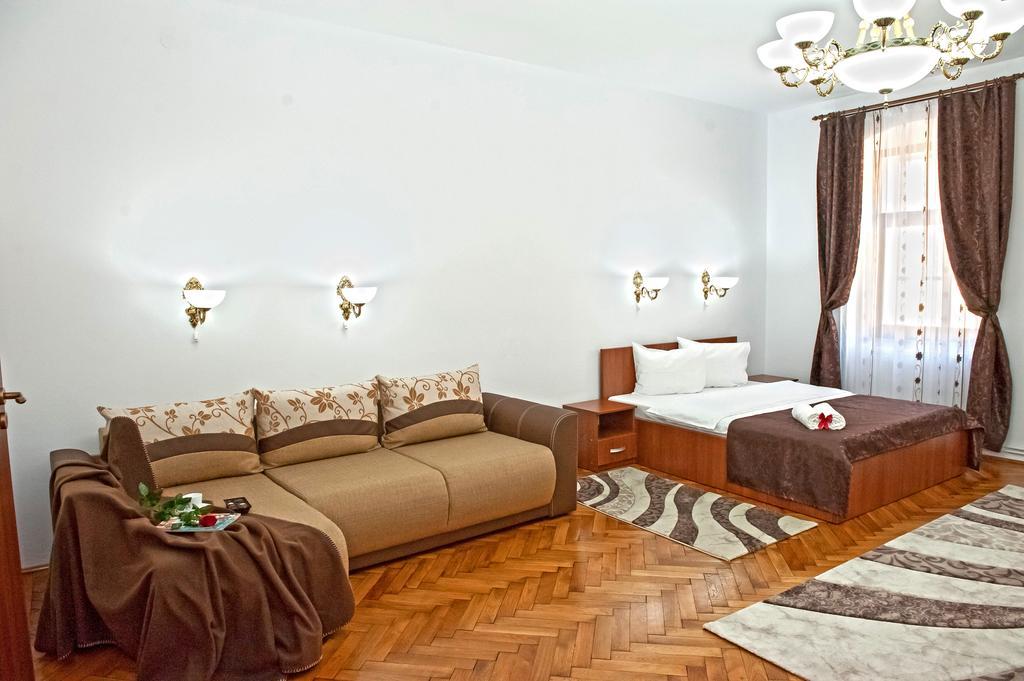 Cathedral Apartments Sibiu Oda fotoğraf